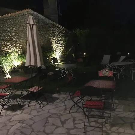 D Artiste De La Du 15 - Restaurant La Maison - Piscine Chauffee * Les Eyzies